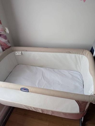 Chicco next2me crib for babies + Pampers size 4 diapers