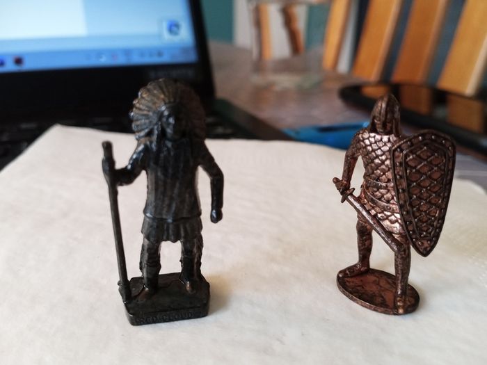 Lead Indian and lead Knight