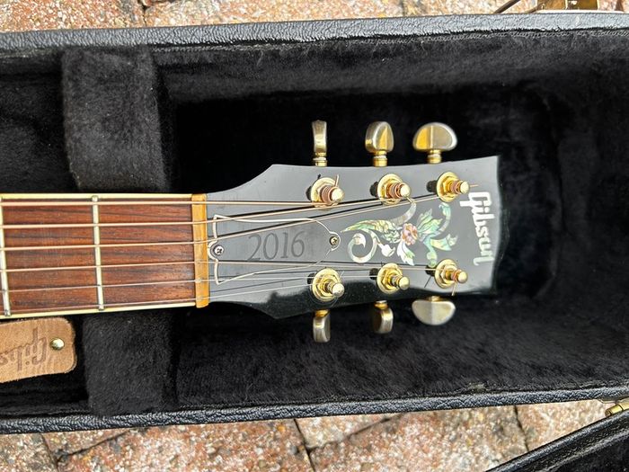 Gibson J45 Custom