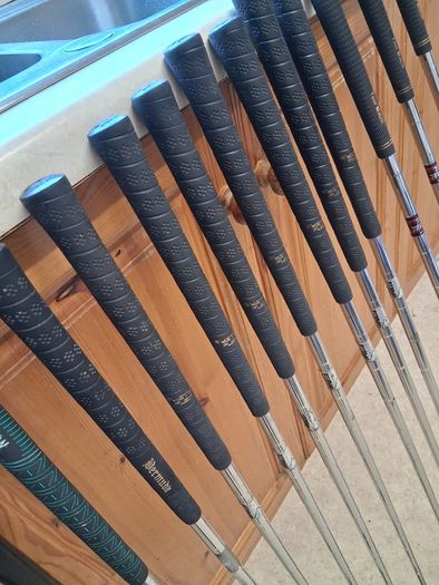Mens Golf Clubs. Set Of Left Handed Golf Clubs. Collect In Dublin Or Receive Via Post.