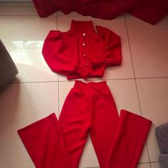 womans  clothes