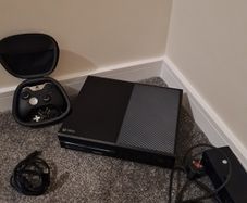 Xbox One 500GB Bundle - Elite Series 2 Controller