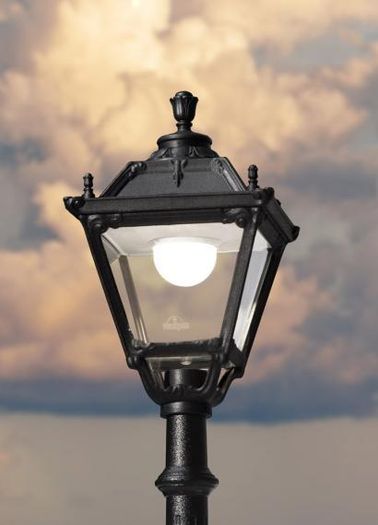 Tall Lamp Post Lantern 2 1/2 Meters Tall