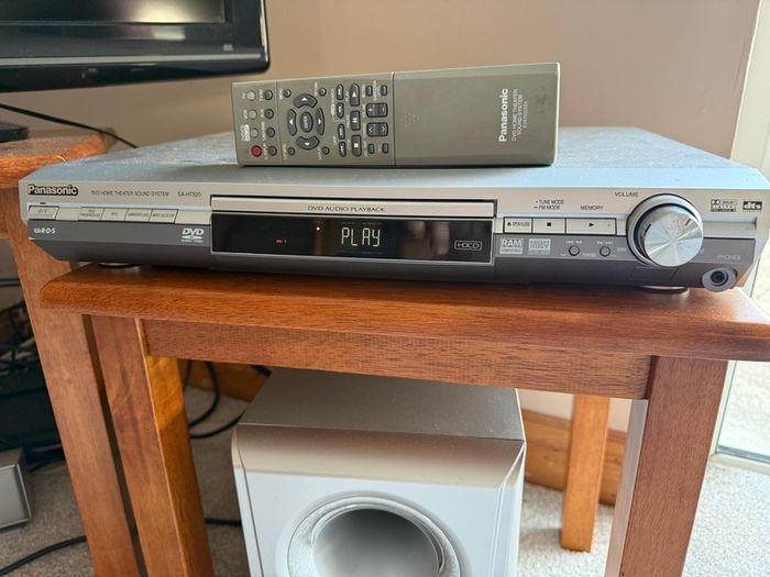 Panasonic SA-HT520 DVD Home Theatre + Subwoofer & Remote