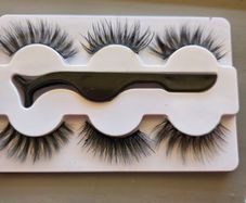Brand new 3 pairs if false eyelashes and applicator