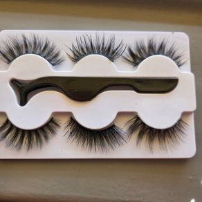 Brand new 3 pairs if false eyelashes and applicator