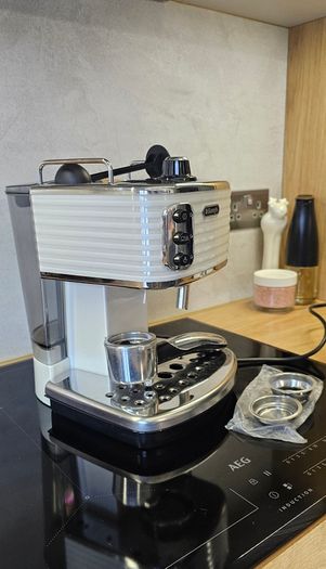 Delonghi coffee machine - Scultura