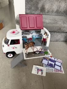 Schleich Horse Club Mobile Veterinary with Hanoverian Foal 42370 Truck