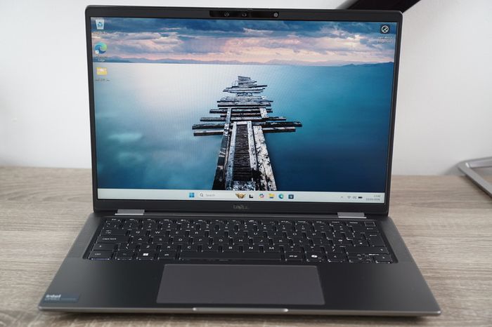Dell Latitude 7450 14" | Core Ultra 7 165U | 32GB LPDDR5x | 512GB