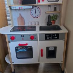 Play kitchen