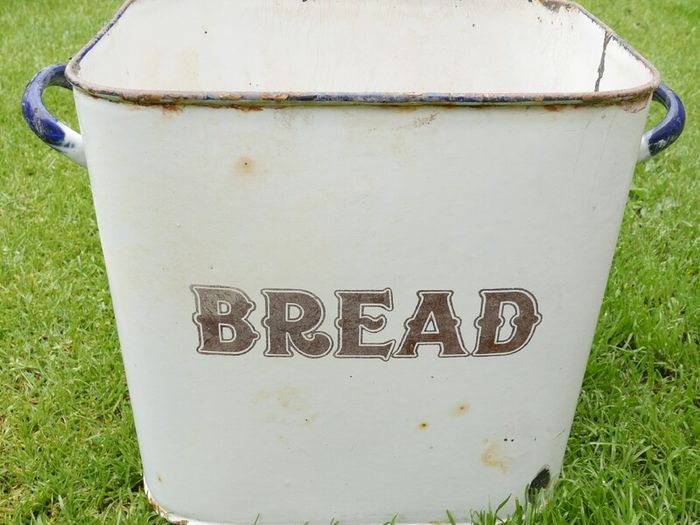 Vintage Prince & Wares White Enamel Porcelain Bread Metal Tin Box