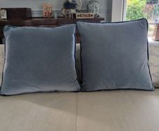 Four bespoke blue cushions, 30 euro per piece