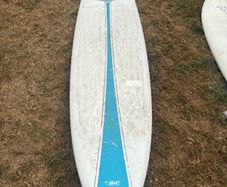 7'10 surfboard