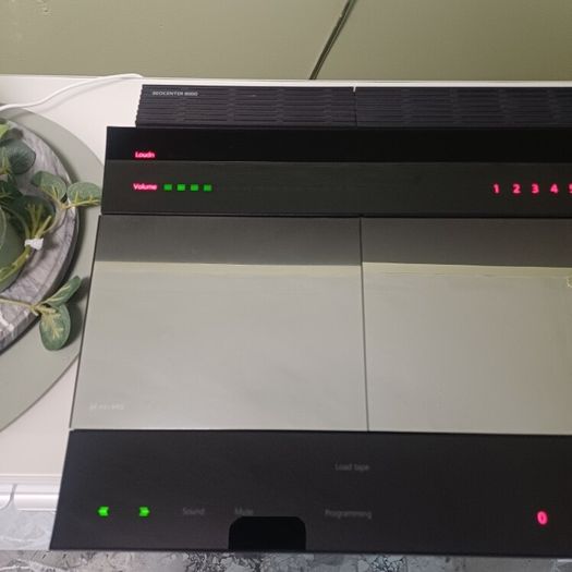 Stunning Vintage iconic Bang and Olufsen Beocenter 8000 System High power Amplifier CD player Tuner And Tape Recorder with Dolby HX Pro Stunning condition a real Timeless center piece