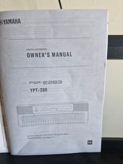 Yamaha PSR-E283 Bundle ( Keyboard ,Stand. Bench and Headphones)