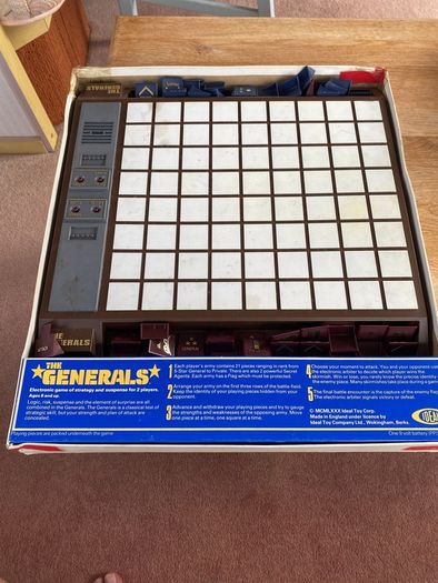 Vintage 1970s board game the generals.