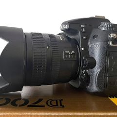 Nikon D7000 Camera and 18-70mm Lens