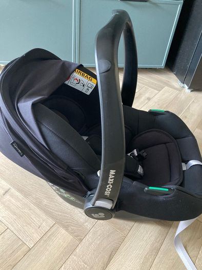 maxi cosi cabrio fix car seat