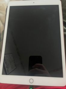 APPLE - 10.2" iPad (2020) - 32 GB, Gold with apple keyboard