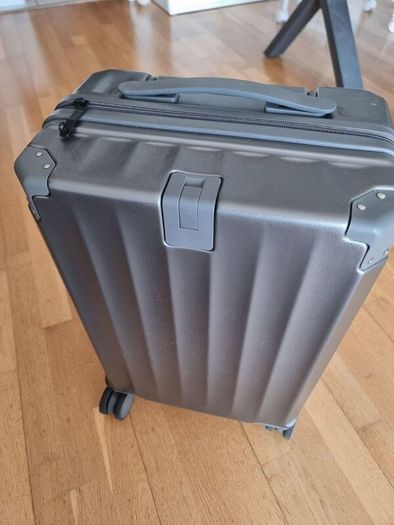 20inch carry-on suitcase