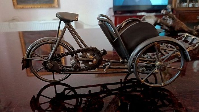 Handmade heavy bicycle trike functional model