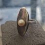 Lovely Vintage Sterling Silver Ladies Ring with a single Pearl stone Image 3