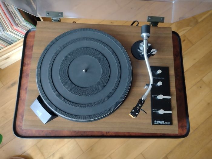 Yamaha YP-511.Direct Drive turntable from the Japanese Golden era 1970s.Full service