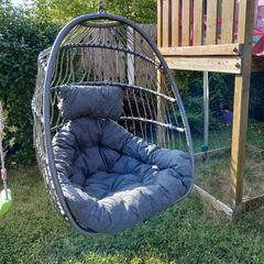Foldable egg chair with cushion