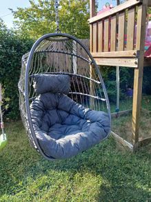 Foldable egg chair with cushion