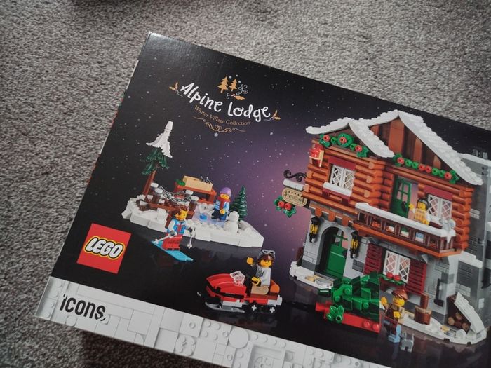 LEGO Christmas/ Winter Village Lodge
