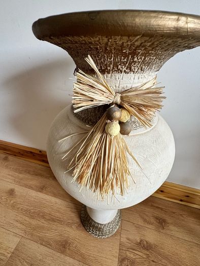 Tall vase / Display