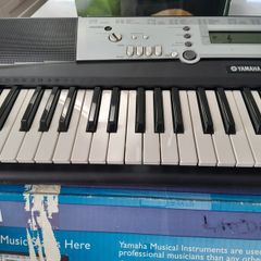 Yamaha Keyboard