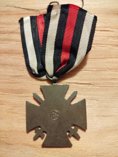 WWI German Hindenburg Cross Medal + 1920 100 Mark Banknote / Military & Currency Bundle