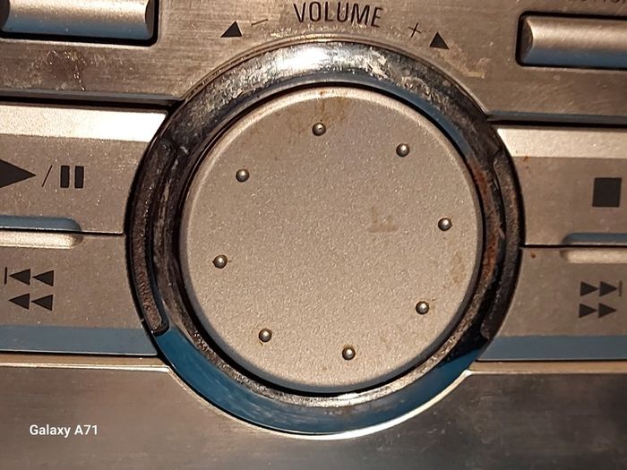 Sanyo Mini HiFi System, Radio, CD and Tape Cassette, Model DC-DA100, with 2 Sanyo Speakers, and Remote Control