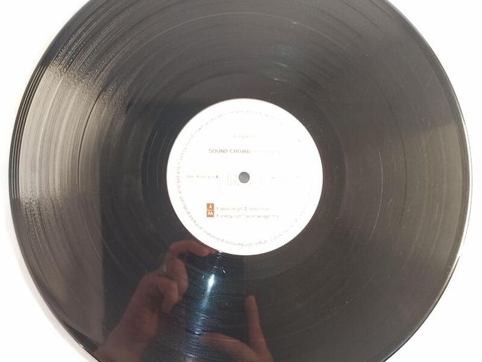 Sound Crowd - ENERGY RUSH! - Red Records - QUINTESSENTIAL Irish Dance BANGER from The BIGGEST Irish Dance ACT! Condition: Excellent to Near MINT!