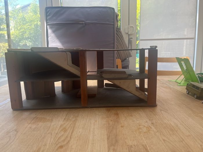 Toy Car Garage Triang Spot-On
