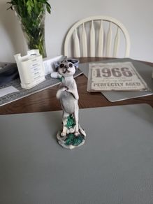 Mercat figurine