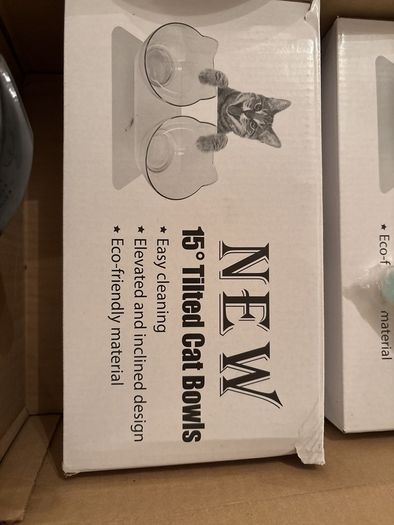 cat food bowls and food scoops