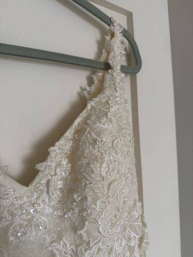 Romantica Collection wedding dress - size 10