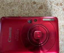 Canon IXUS 100 only used few times and like brand new with rugged carry case and charger