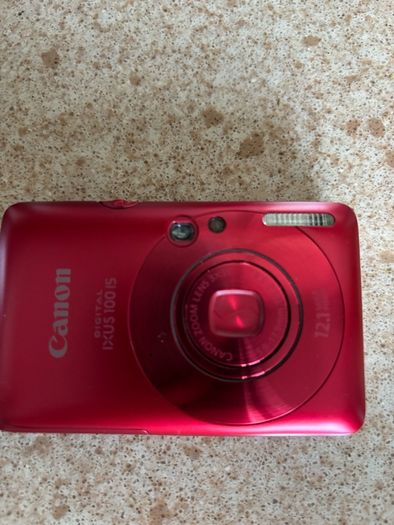 Canon IXUS 100 only used few times and like brand new with rugged carry case and charger