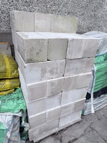 Aircrete Thermal Blocks (large + max thermal value) 52 left - collection only - HALF PRICE