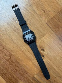 Vintage Style Digital Watch ( + 1 new battery)