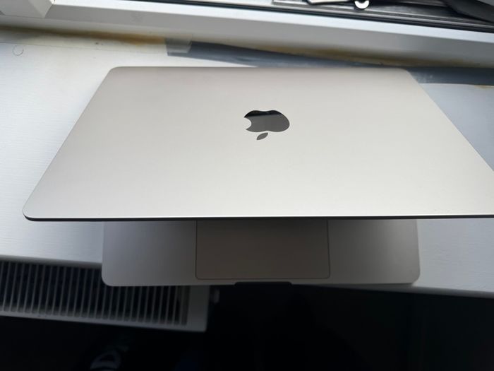 MacBook Air 13" M2 (2022)  8GB / 256GB Starlight