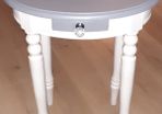 2 tables/lockers