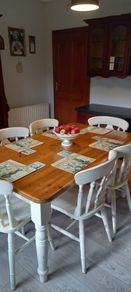 kitchen table and chairs