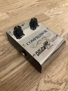 AKAI Professional Compressor Guitar Pedal  Excellent Condition