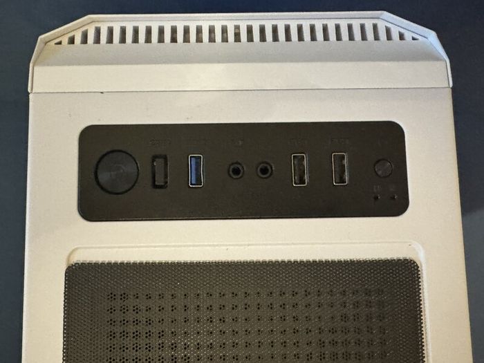 White Rgb Gaming Pc Ryzen 2700x, Gtx 1070 Ti, 16gb Ram, 1tb Ssd