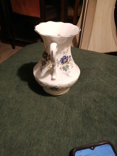 porcelain ROYAL tara