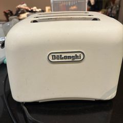 De'Longhi cream toaster